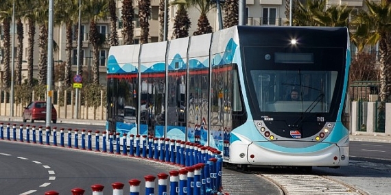 İzmir Büyükşehir Belediyesi 19 Mayıs’ta toplu ulaşım yüzde 50 indirimli