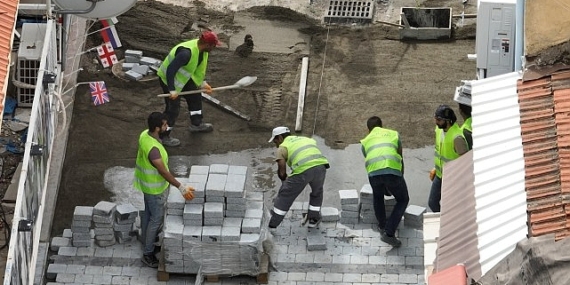 İzmir’in mirası Tarihi Kemeraltı Çarşısı’nda çalışmalar devam ediyor  İlk iki etapta sona gelindi