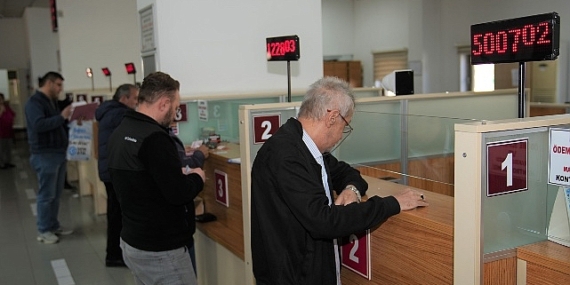 Keçiören Belediyesi, ilçede vergi mükellefi olan vatandaşlara kolaylık sağlamak için birçok zabıta karakoluna ödeme noktası kurdu