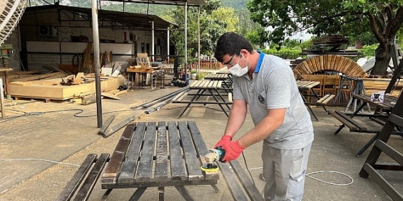 Kındılçeşme’deki piknik masaları yenileniyor