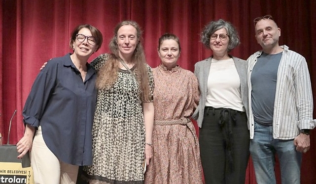 Maria Turri’nin “Tiyatro, kahkaha ve bilinçdışı: Komedi Nasıl Güçlendirir ve Neyi Reddeder?” Semineri Seyirciyle Buluştu