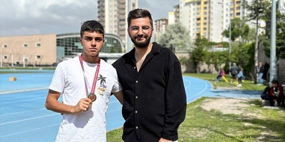 Nevşehir Belediyesi Gençlik ve Spor Kulübü sporcusu Batuhan Ergöz, Kayseri’de gerçekleştirilen U16 – U18 Atletizm Bölgesel Seçme Yarışmalarında bölge şampiyonu oldu