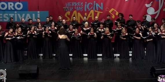 Nilüfer Çoksesli Koro festivale iki ödülle damga vurdu