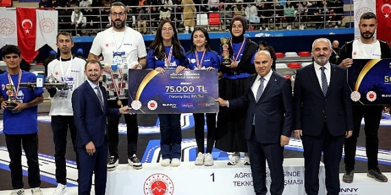 Öğrencilerin Tasarladığı Robotlar Ağrı’nın Zirvesinde Yarıştı