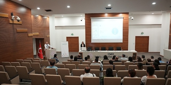 Ortaokul Öğretmenleri İçin Teknoloji Destekli Platform