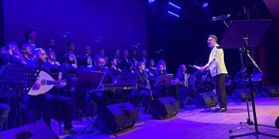 Sağlık çalışanları hayatını kaybeden meslektaşlarının çocuklarına eğitim desteği için konser verdi
