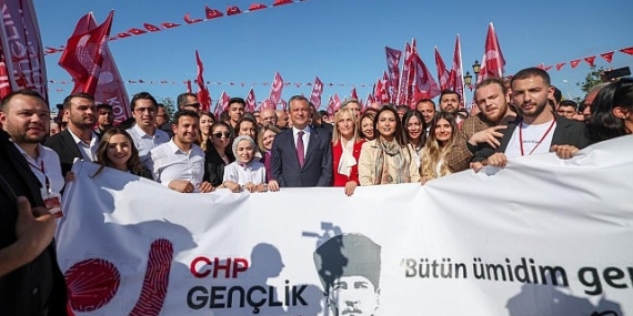 Samsun’da 19 Mayıs coşkusu  Başkan Tugay kortej yürüyüşü ve törene katıldı