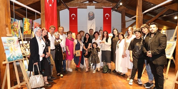 Selçuk Efes Kent Belleği, Anadolu’nun zengin kültürel mirasına dikkat çekmek amacıyla resim ve müziği buluşturan “Anadolu Kültürü Tanrıçaları” Multidisipliner Sergisi’ne ev sahipliği yapıyor