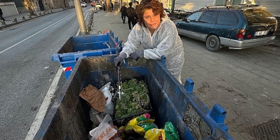 Ünlü Şef Refika Birgül, Gıda İsrafına Dikkat Çekmek ve Boşa Harcama Demek için Çöp Konteynerine Girdi
