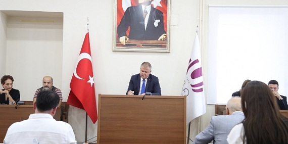 Urla Belediye Başkanı Selçuk Balkan, ulaşım, altyapı, konaklama, temsil, ağırlama, afiş, baskı, reklam ve tanıtım dahil olmak üzere festivalin bütçesinin 1 milyon 70 bin lira olduğunu açıkladı