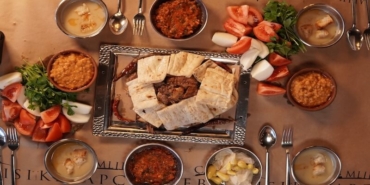 Denizli’nin Kalbinden Gelen Lezzet: Çamlık Denizli Kebapçısı