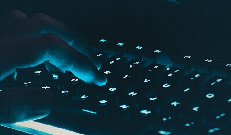 Asla Güvenme, Her Zaman Doğrula: Şirketler İçin Parola Güvenliği Alarmı